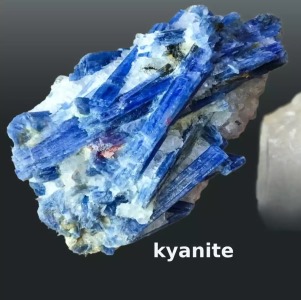 Kyanit - kámen komunikace