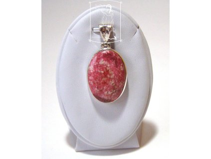Thulit – větší oválný stříbrný přívěsek s malinově růžovým kamenem