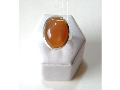 Stříbrný prsten s měsíčním kamenem v broskvově krémovém odstínu – Lunární rovnováha