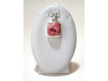 Thulit – drobnější čtvercový stříbrný přívěsek se sytě růžovým kamenem