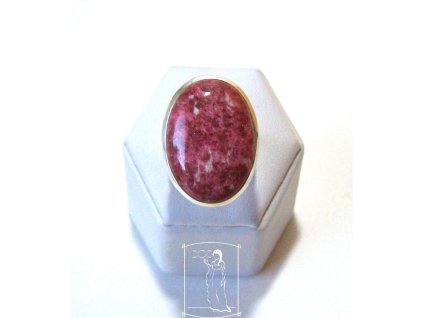 Thulit – stříbrný prsten ovál vel. 55, sytě růžový thulit ve stříbrném osazení