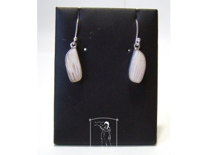 Lososový skolecit – stříbrné náušnice Laskavá cesta, podlouhlé, Ag 925