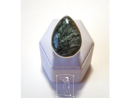 Serafinit – stříbrný prsten Klidná přítomnost, přírodní serafinit zasazený ve stříbře Ag 925