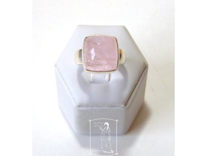 Morganit – stříbrný prsten Jemná stabilita, čtvercový kabošon, vel. 59