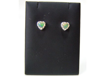 Stříbrné náušnice s etiopským opálem ve tvaru srdce – Šepot duhového srdce