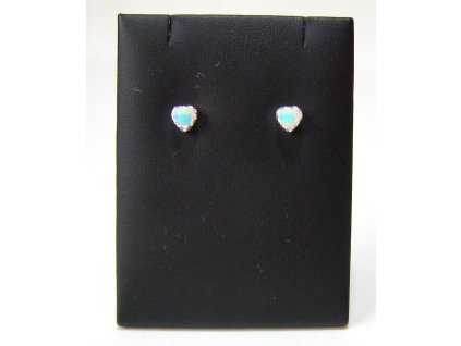 Stříbrné náušnice s etiopským opálem ve tvaru srdce – Něžný dotek duhy