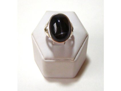 Stříbrný prsten s Černou hvězdou (asterický diopsid) – oválný kámen, energie vnitřní jistoty