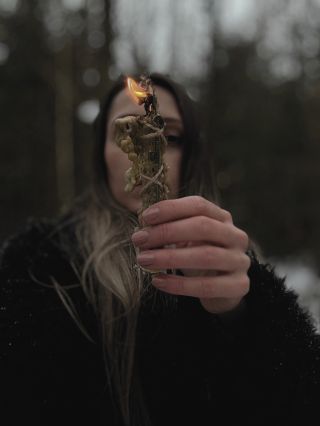 Rok 2025 pro mě znamená hodně. Konečně jsem se v něm odvážila realizovat své nápady a sny. Vznikly Tajemné rituály,...