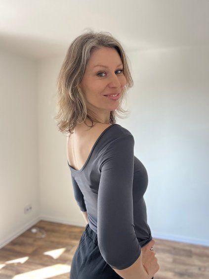 Vykrojené tričko Linda šedé