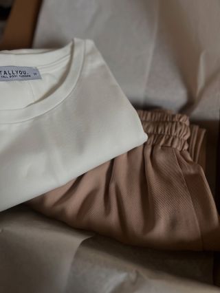 Předobjednávka u nás není čekání.. 👍je to tvoje jistota 👖Kalhoty vyrábíme v omezeném množství a podle reálného zájmu📦 Díky...