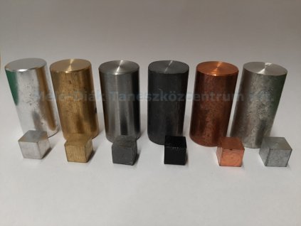 Különböző tömegű, azonos térfogatú testek (12 db)