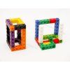 Összekapcsolható színes kockák