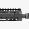magpul krytka m lok railu typ 2 polovicni cerna 3.jpg