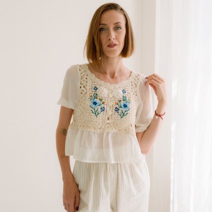 Halenka Flora s výšivkou