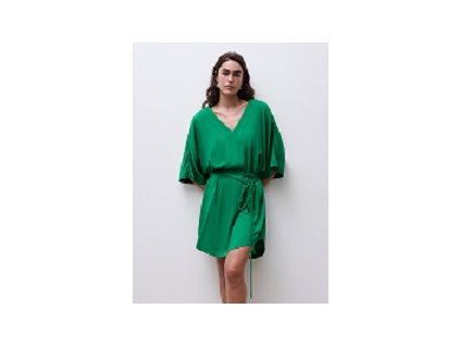 C18RW6 A06 S M INFLUENCE ECOM CROP WEB OB FT