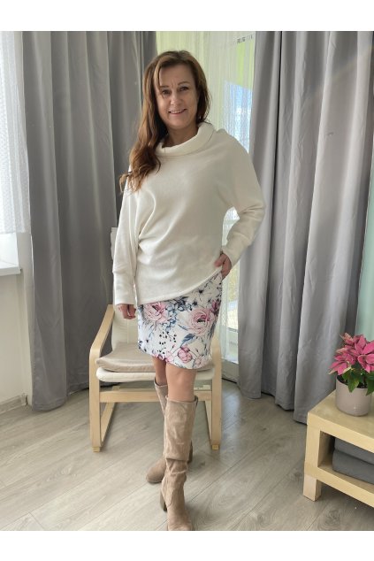 Originální asymetrický svetr s rolákem