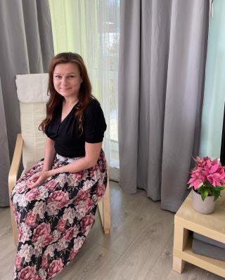 Tento vzor jste si velmi oblíbily. A pokud tuto sukni ještě nemáte, ale pokukujete po ní, dlouho neváhejte, máme...