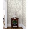 Bílá předklížená tapeta s šedo-béžovými listy DM4963, Damask, York, velikost 0,685 x 8,2 m