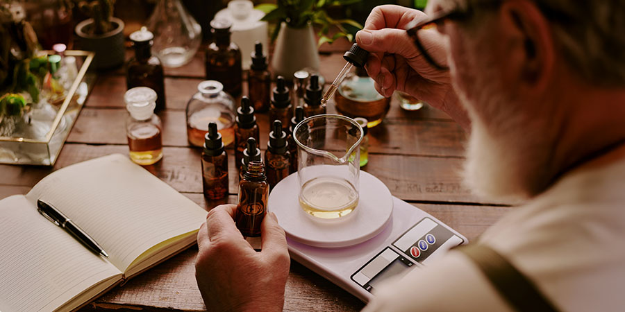 Jak vznikají esenciální oleje: výroba, původ a zpracování