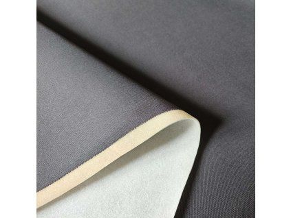 polyester grafitova