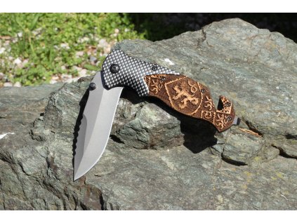 Vyhazovací nůž CARBON Český lev v erbu