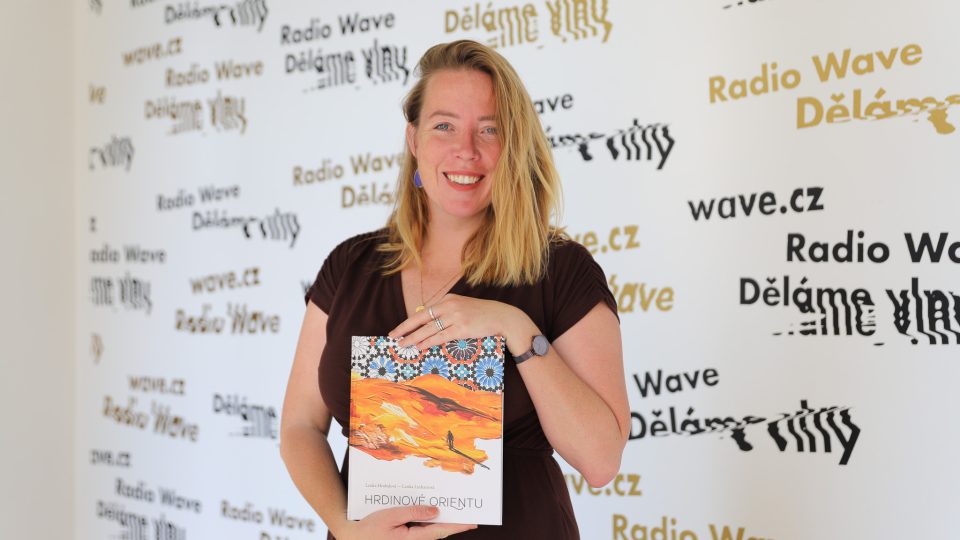 Lenka_Hrabalova_Radio_Wave