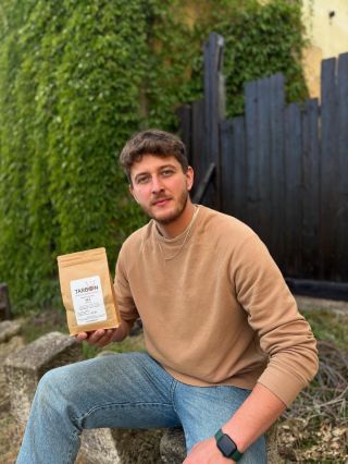 Honzík, další člen týmu naší řemeslné pražírny, jasně vyjadřuje podle fotky svoje chuťové preference - je to milovník tzv....