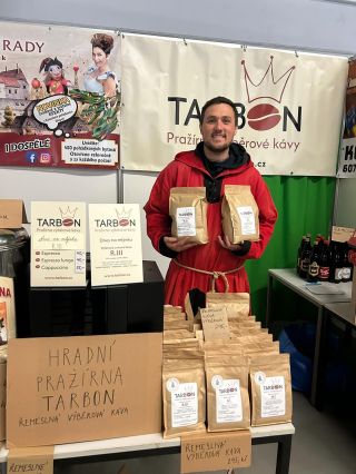 Pražič Matouš vyrazil do Světa 🌍, a to konkrétně do Lysé nad Labem na Vánoční trhy 🎁🎄, kde ho můžete vidět v akci 🔥👨‍🍳 při...