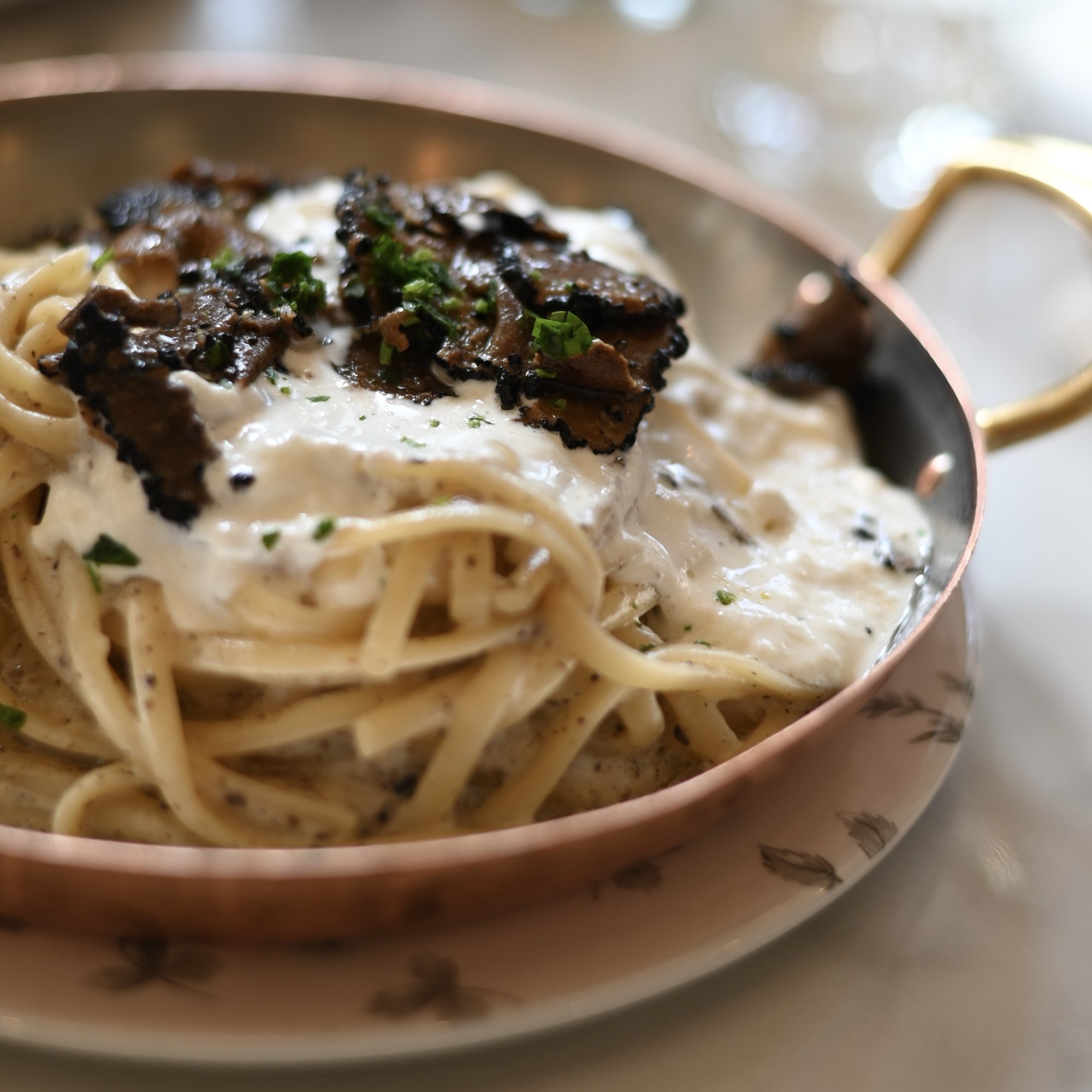 Krémové těstoviny s černým lanýžem