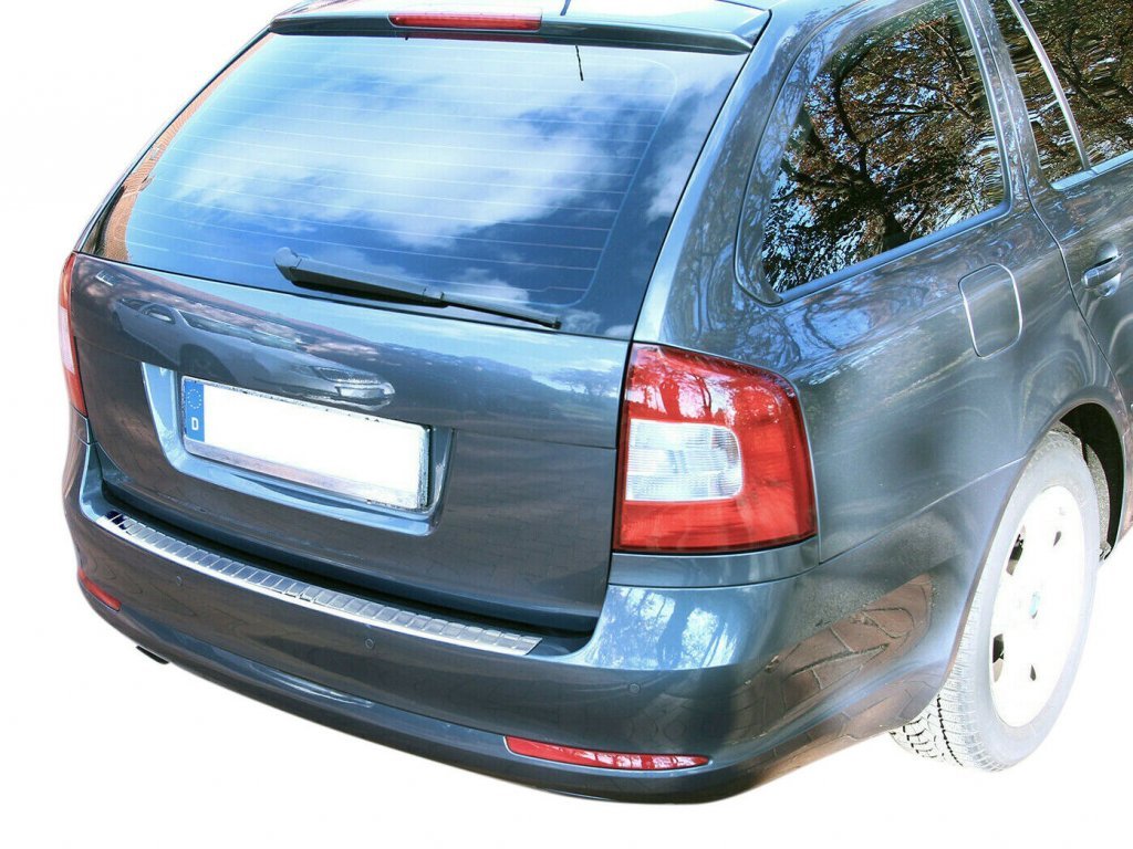 Nerezová kufrová lišta Škoda Octavia 2 Superb 02