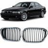 Maska BMW 5 E39 černá lesklá chrom rámeček jednoduchá 01