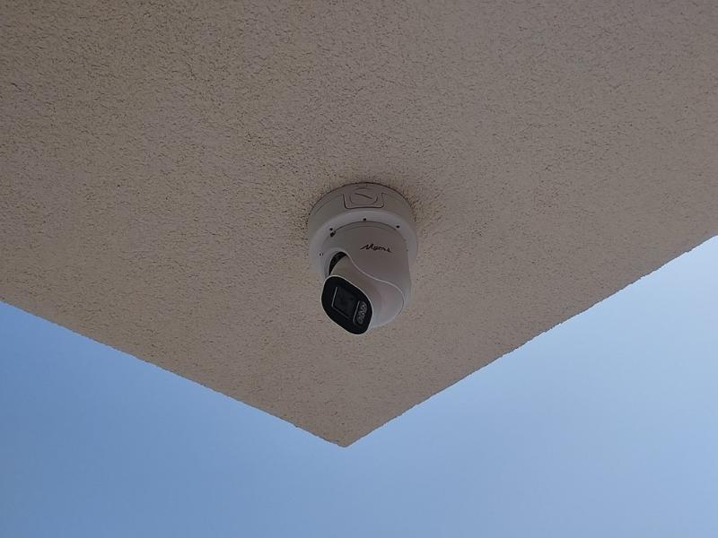 4K dome kamera montáž podbitie strechy