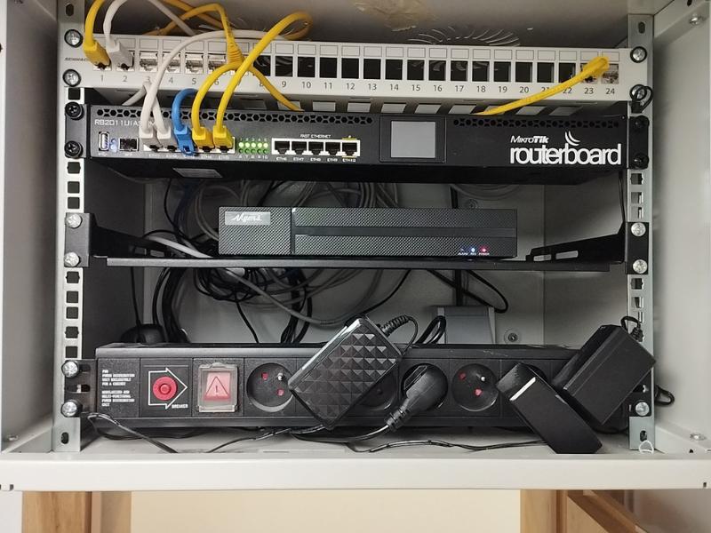 Inštalácia NVR do rack skrine