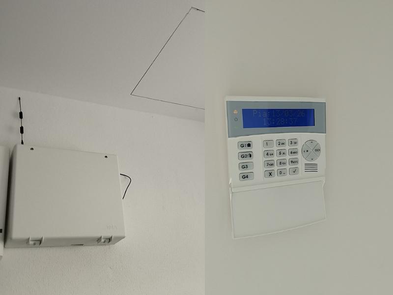 Ústredňa a klávesnica alarmu