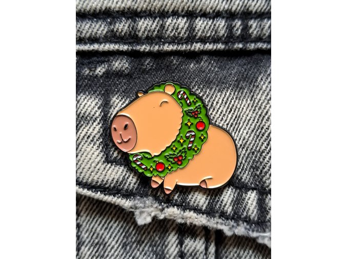 Kapybara s vánočním věncem