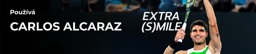 Carlos Alcaraz hraje s raketou Pure Aero