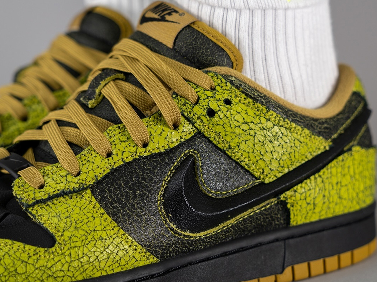 nike-dunk-low-halloween-teniskozrout-3
