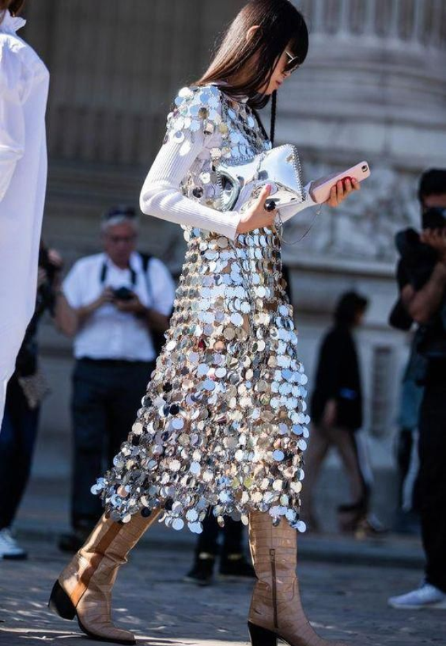 ako nosiť flitre, flitre v outfite, outfit flitre, flitrované šaty