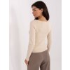 pol pl Jasnobezowy elegancki sweter z ozdobnym elementem 414126 3