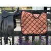 TEQ Floral Cream Podsedlová deka – protiskluzová elegantní deka