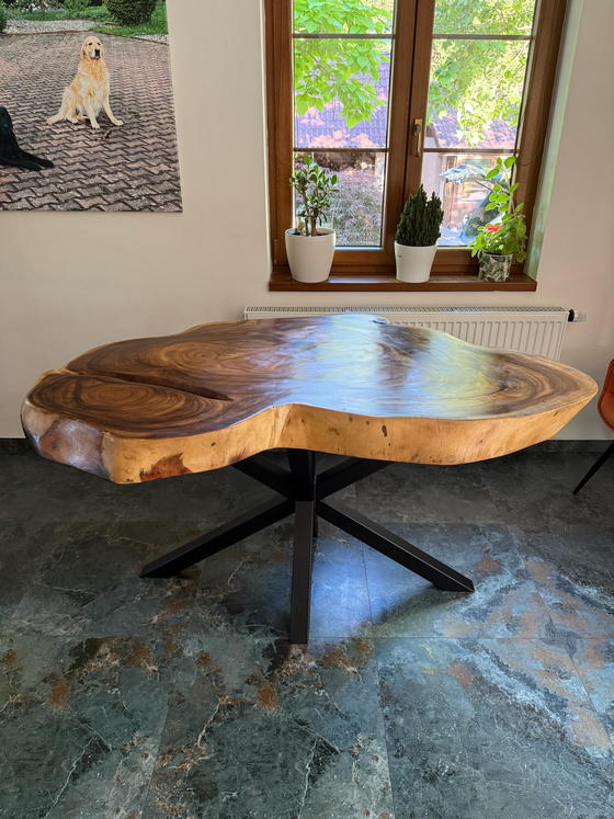 Masivní stůl Terana Design v interiéru zákazníka