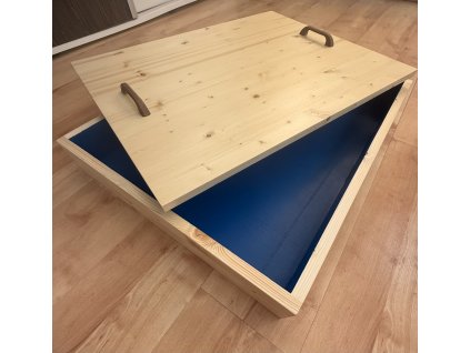 Terapeutické pískoviště a kryt na terapeutické pískoviště