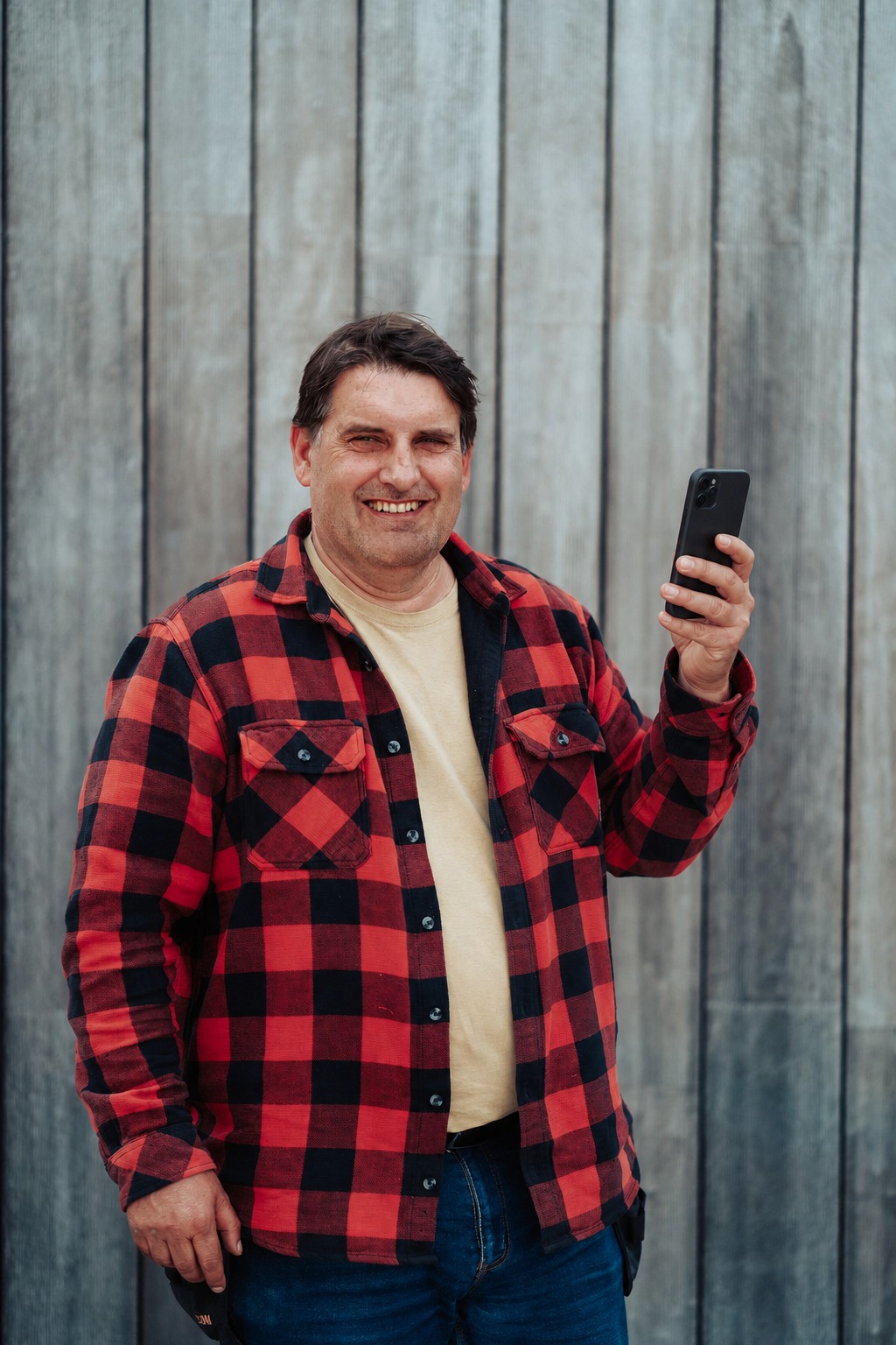 David Jelínek s mobilom