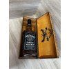 Dárkový set whisky s dřevěnou gravírovanou krabicí