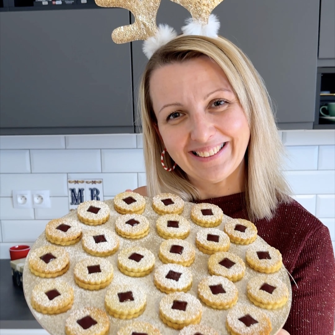 Pistáciové linecké cukroví