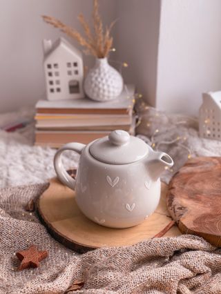 Už dlouho tu nebyla kolekce Bílá na bílé, tak je čas trochu oprášit barvy a hodit ji na e-shop - co říkáte? 😊 Co vám...