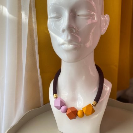 Malované korále na bavlněném laně