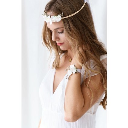 0015632 naramek boho s bilymi kvety 600