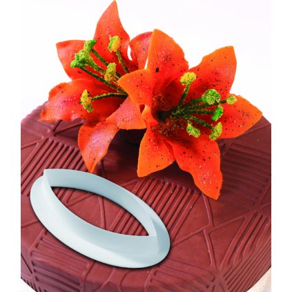 12920 vykrajovatko plast lilie 1 ks