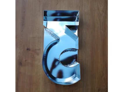 18667 dortova forma ve tvaru cisla 3